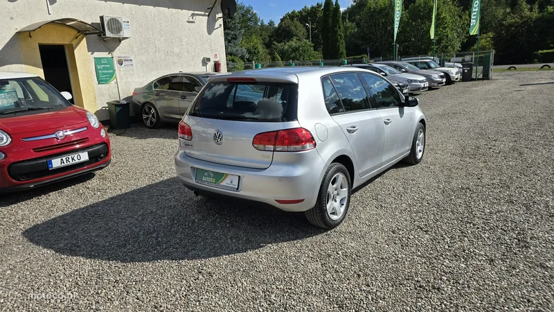 Volkswagen Golf VI 4