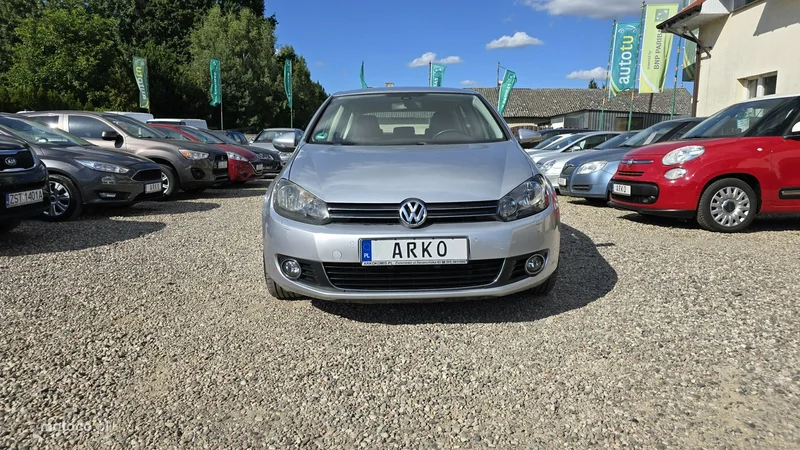Volkswagen Golf VI 6