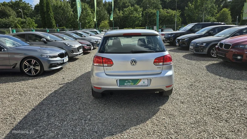 Volkswagen Golf VI 8