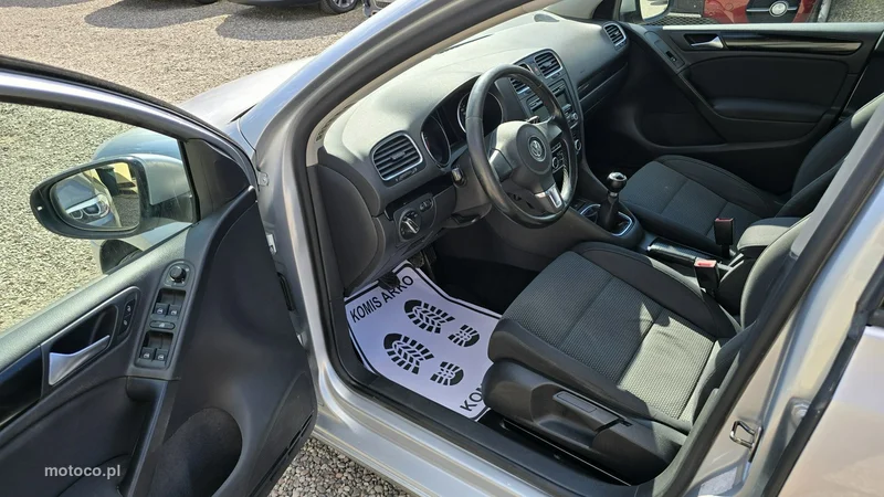 Volkswagen Golf VI 9
