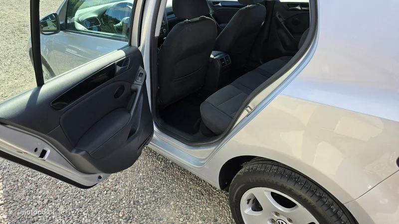 Volkswagen Golf VI 10