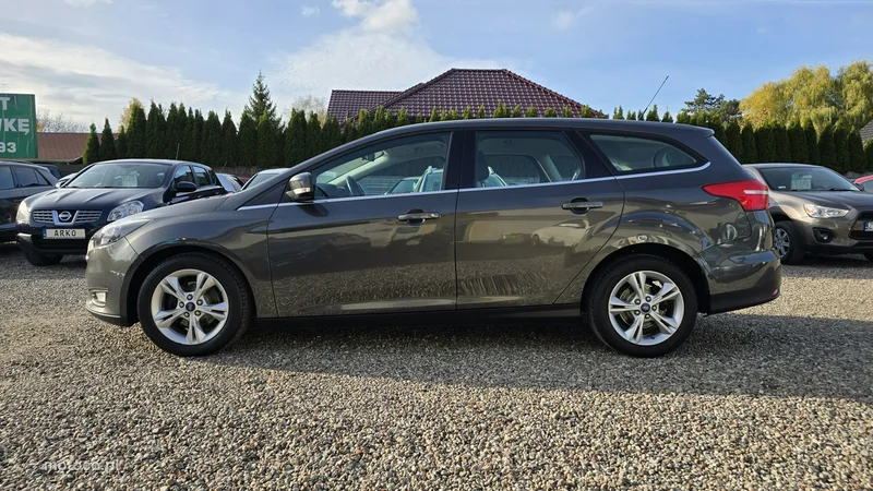Ford Focus III 5