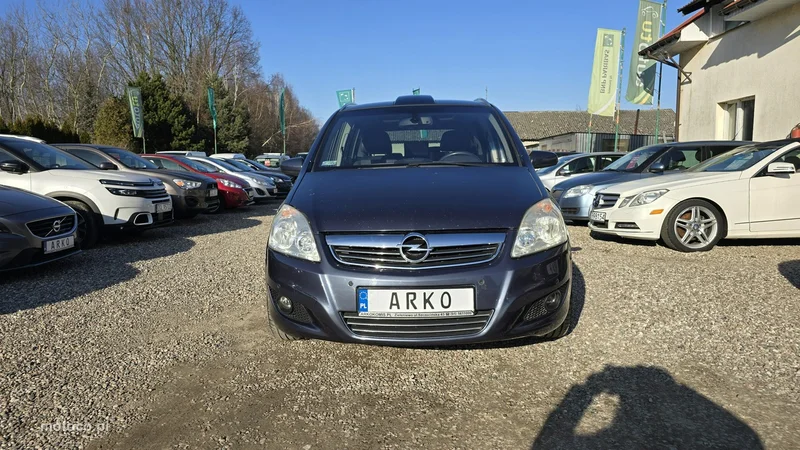 Opel Zafira B 6