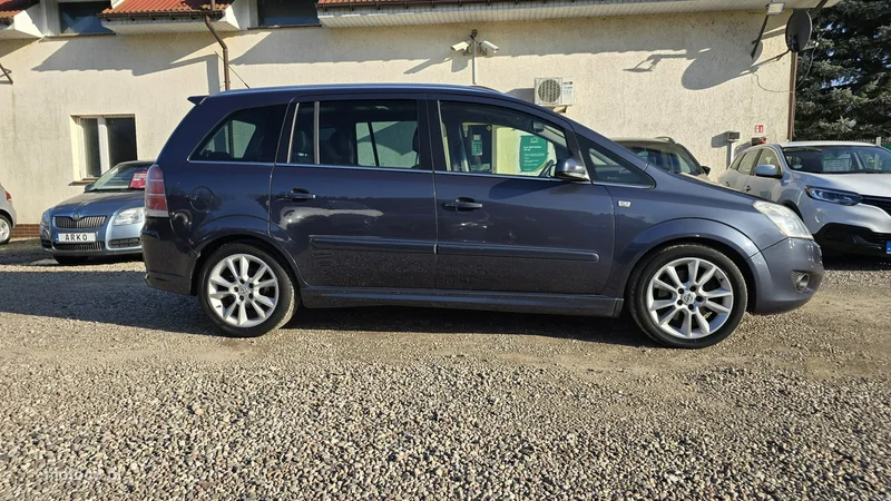Opel Zafira B 7