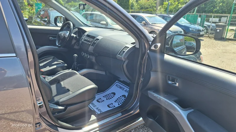 Mitsubishi Outlander 12