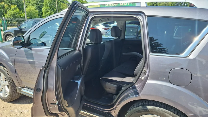 Mitsubishi Outlander 10