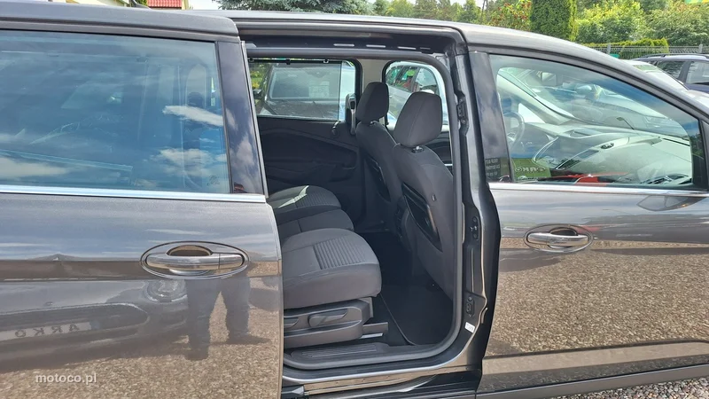 Ford Grand C-Max 13