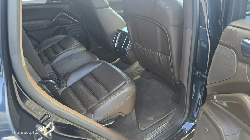 Porsche Cayenne 92A 11