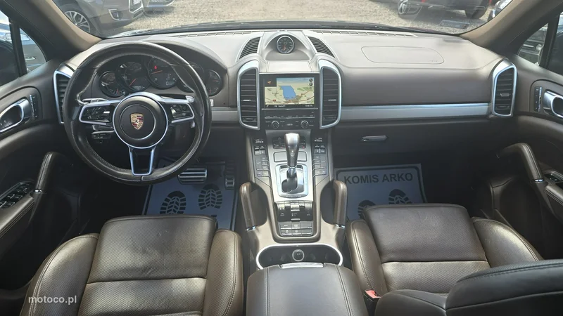 Porsche Cayenne 92A 12