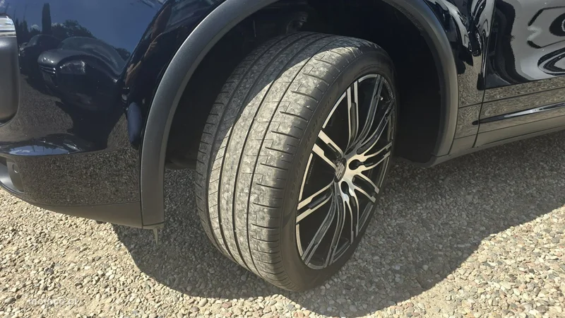 Porsche Cayenne 92A 18