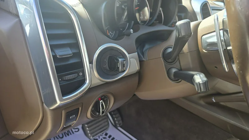 Porsche Cayenne 92A 24