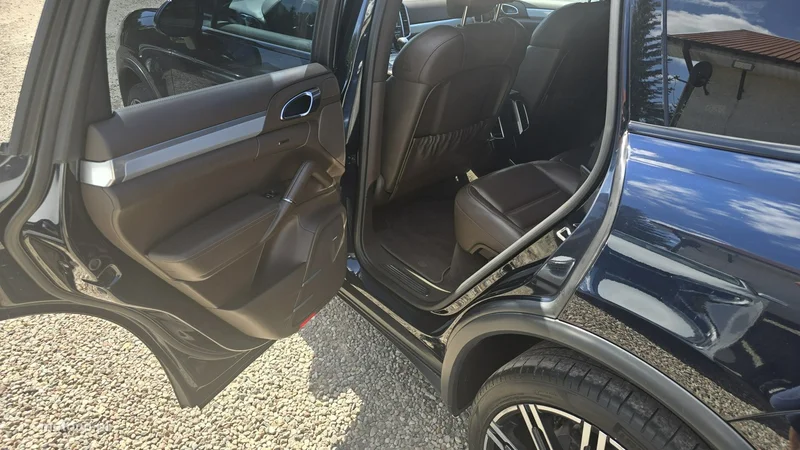 Porsche Cayenne 92A 8