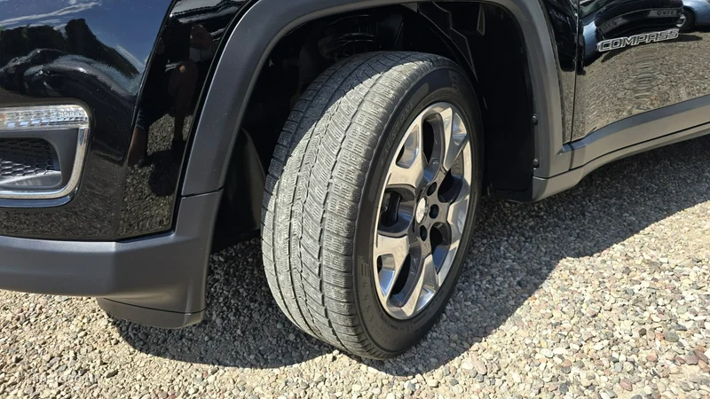 Jeep Compass 26