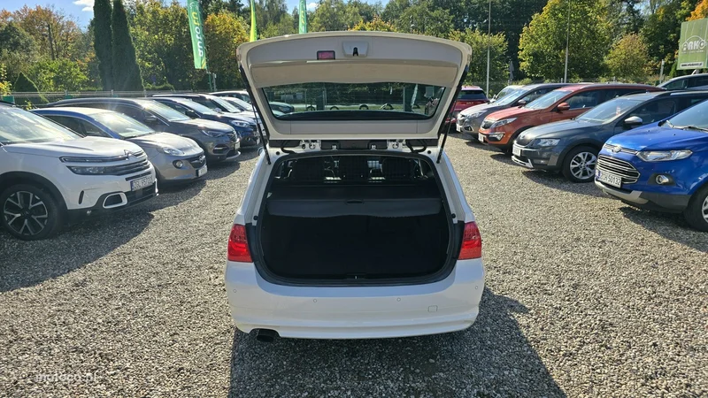 BMW Seria 3 E90 320 16