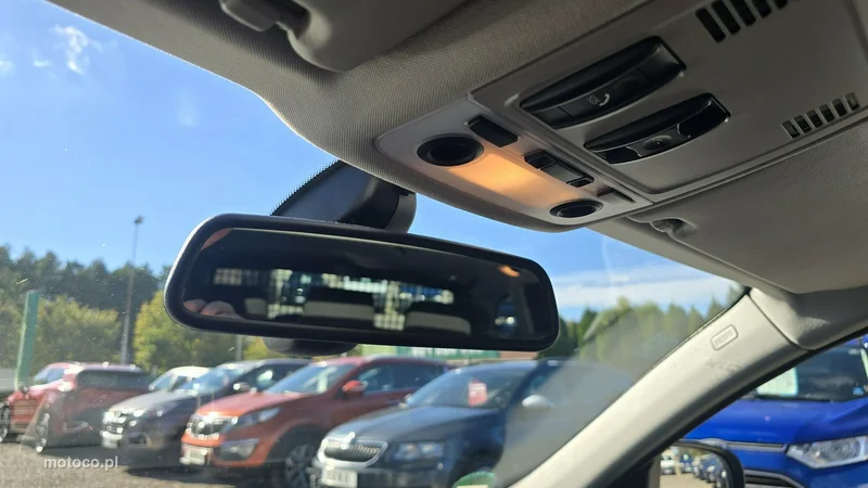 BMW Seria 3 E90 320 23