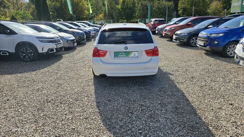 BMW Seria 3 E90 320 8