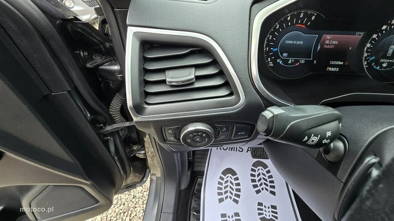 Ford S-Max II 23
