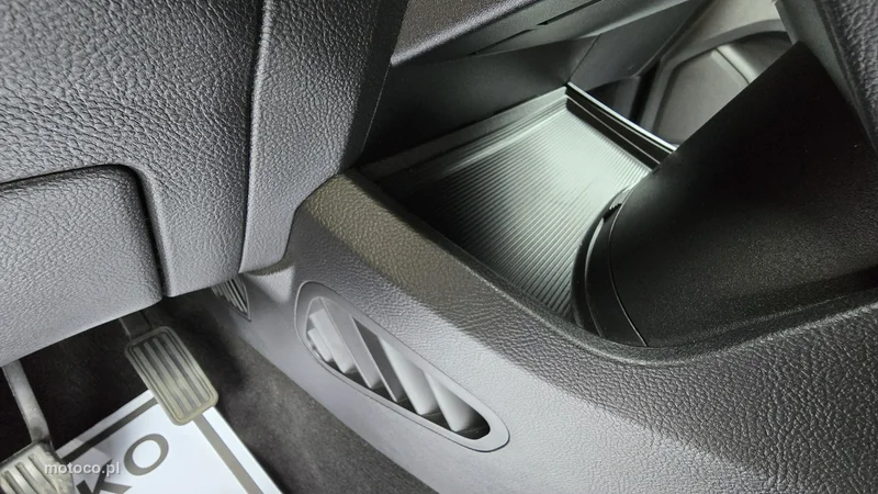 Ford S-Max II 25