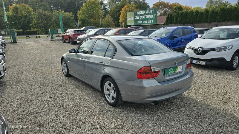 BMW Seria 3 E90 318 2