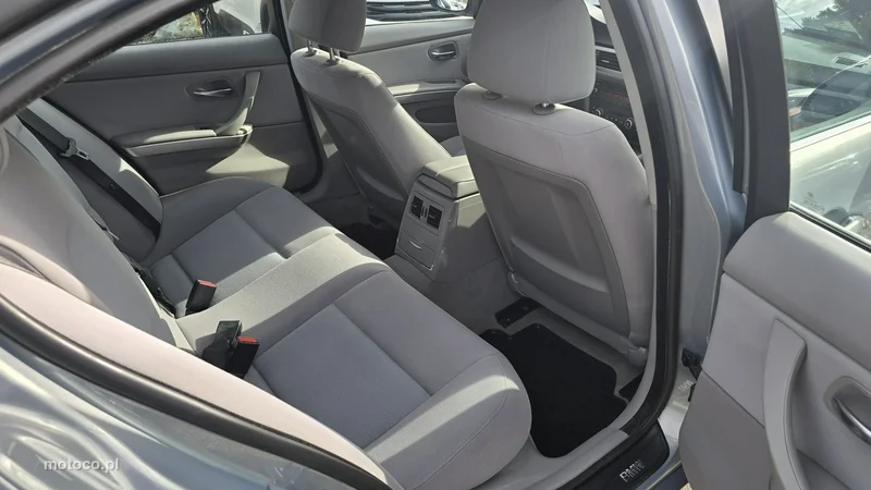 BMW Seria 3 E90 318 14