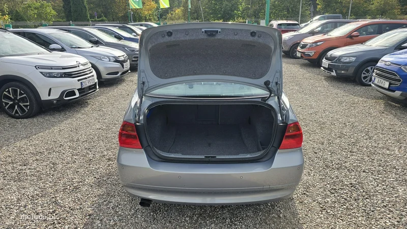 BMW Seria 3 E90 318 15