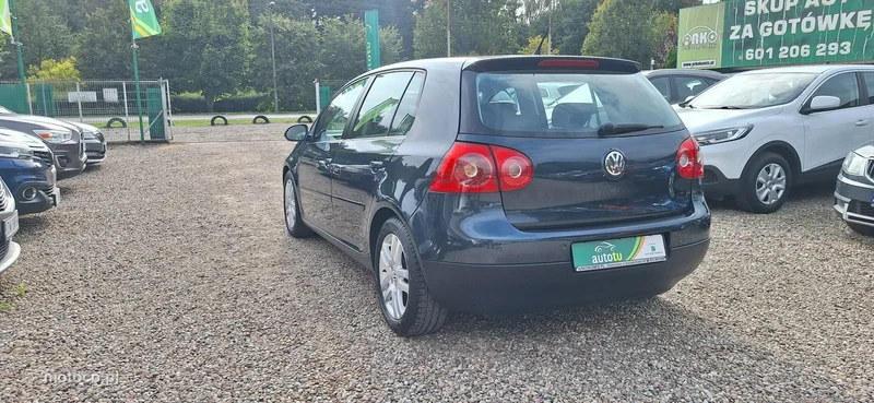 Volkswagen Golf V 2