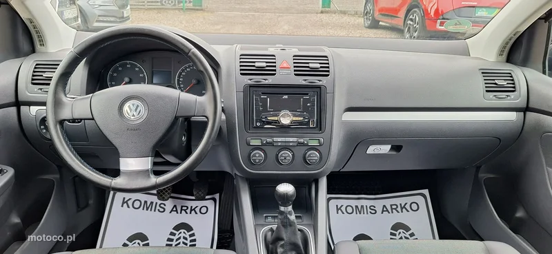 Volkswagen Golf V 11