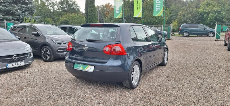 Volkswagen Golf V 4