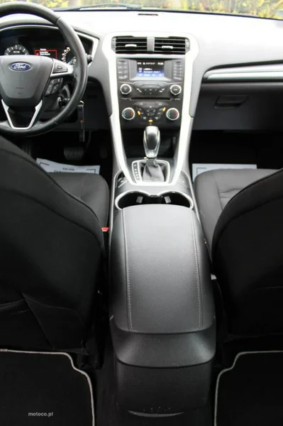 Ford Mondeo V 24