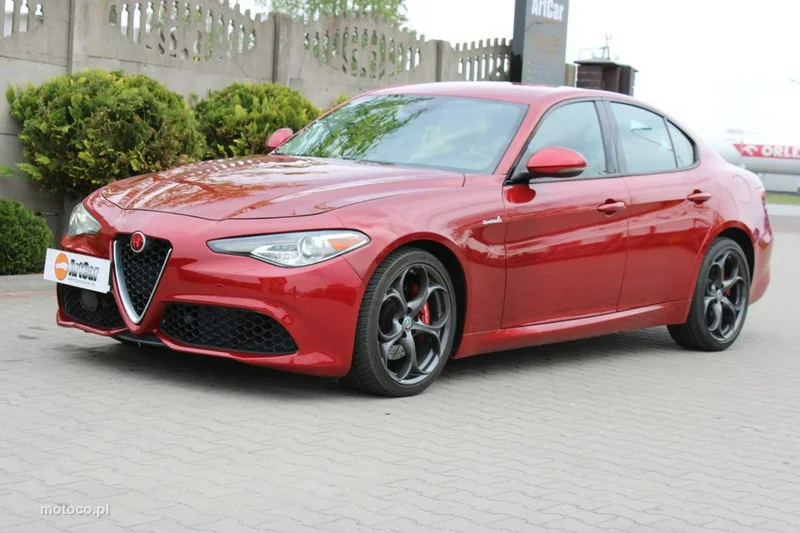Alfa Romeo Giulia 13