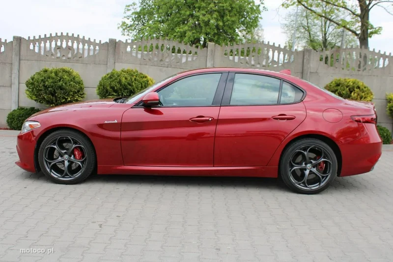 Alfa Romeo Giulia 10