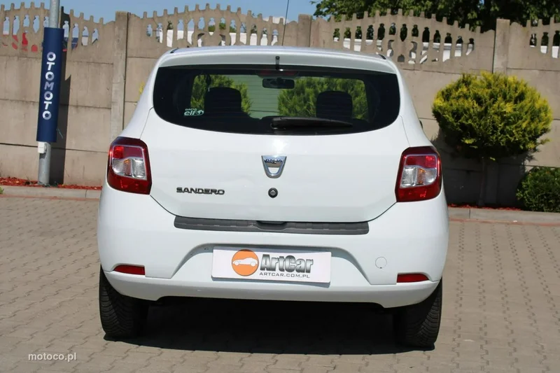 Dacia Sandero 16