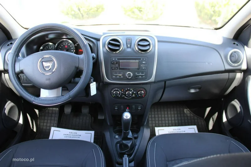 Dacia Sandero 25