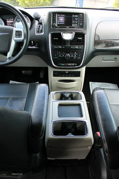 Chrysler Town & Country 20