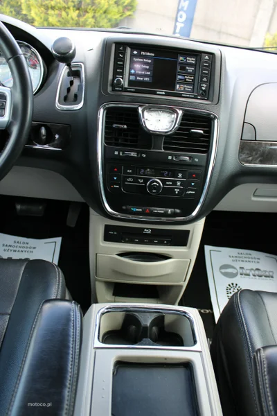 Chrysler Town & Country 21