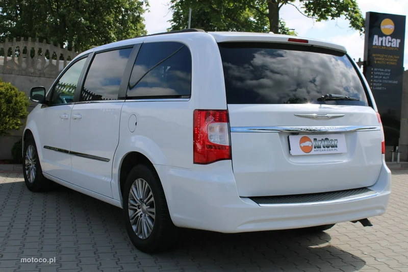 Chrysler Town & Country 6