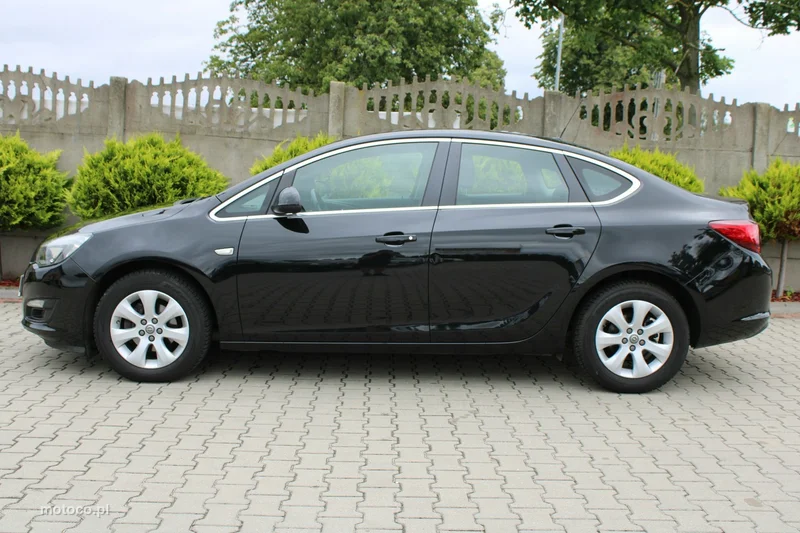 Opel Astra J 11
