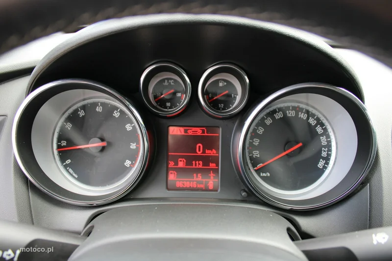 Opel Astra J 19