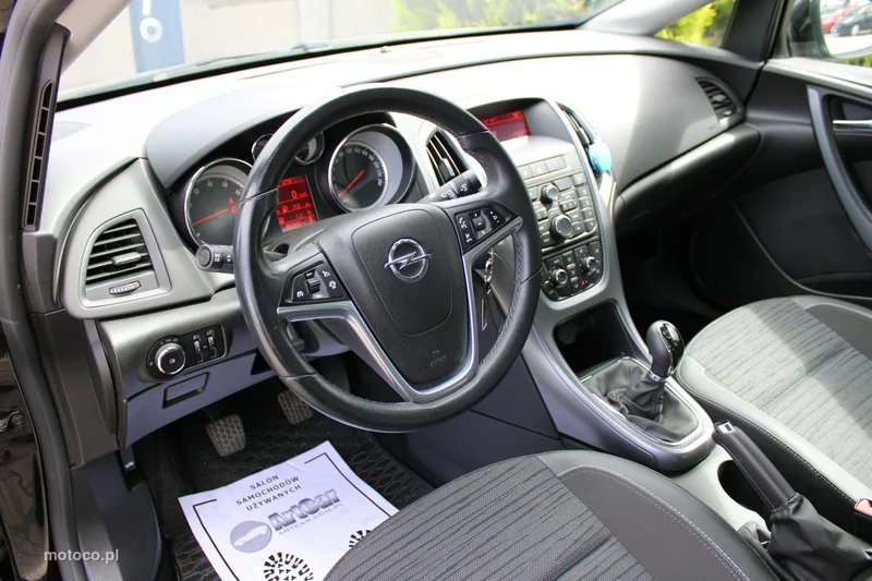 Opel Astra J 21