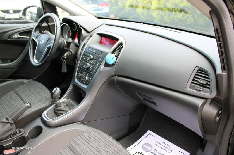 Opel Astra J 26