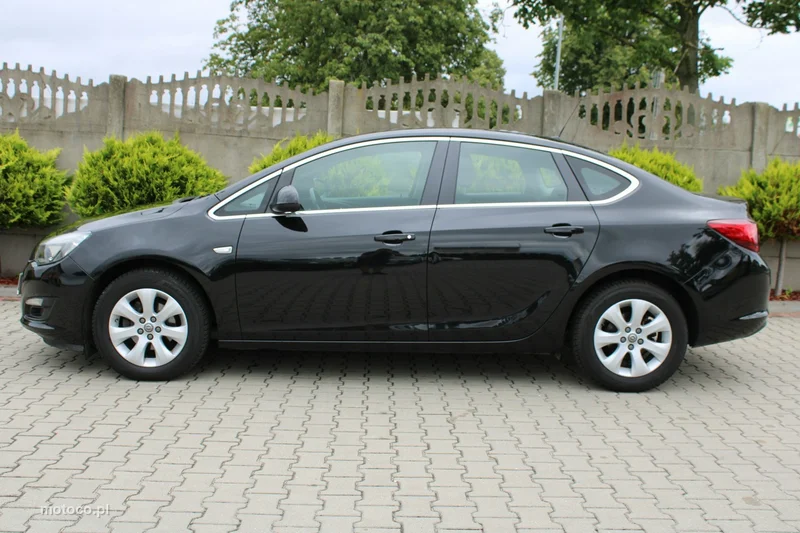Opel Astra J 5