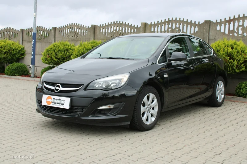 Opel Astra J 44