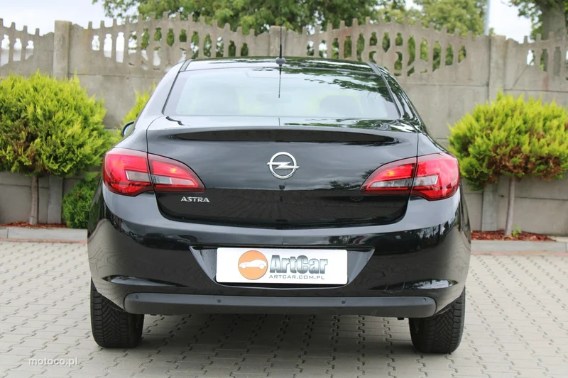 Opel Astra J 47