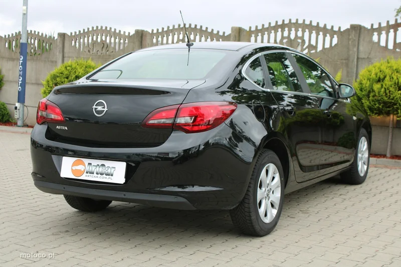 Opel Astra J 48