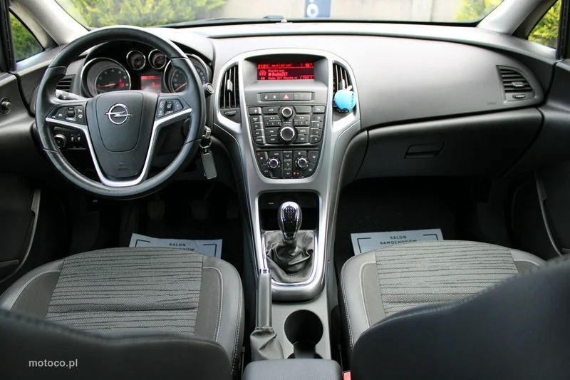 Opel Astra J 53