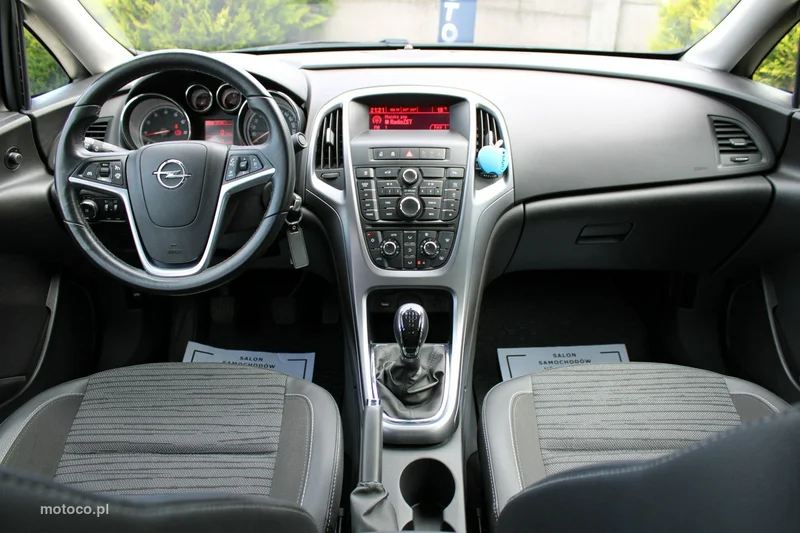 Opel Astra J 54