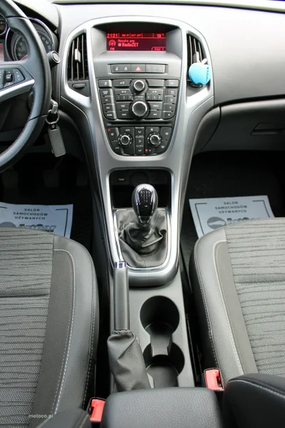 Opel Astra J 57