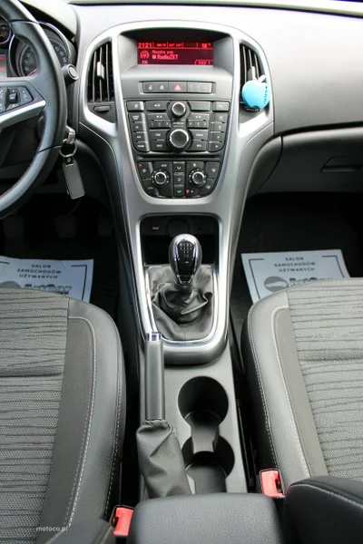 Opel Astra J 58