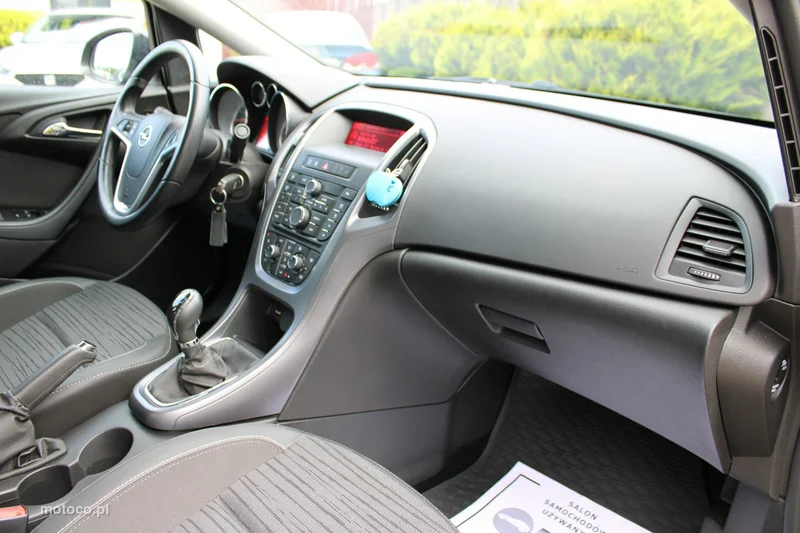 Opel Astra J 60