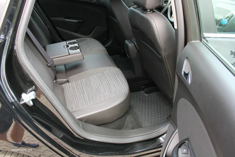 Opel Astra J 61